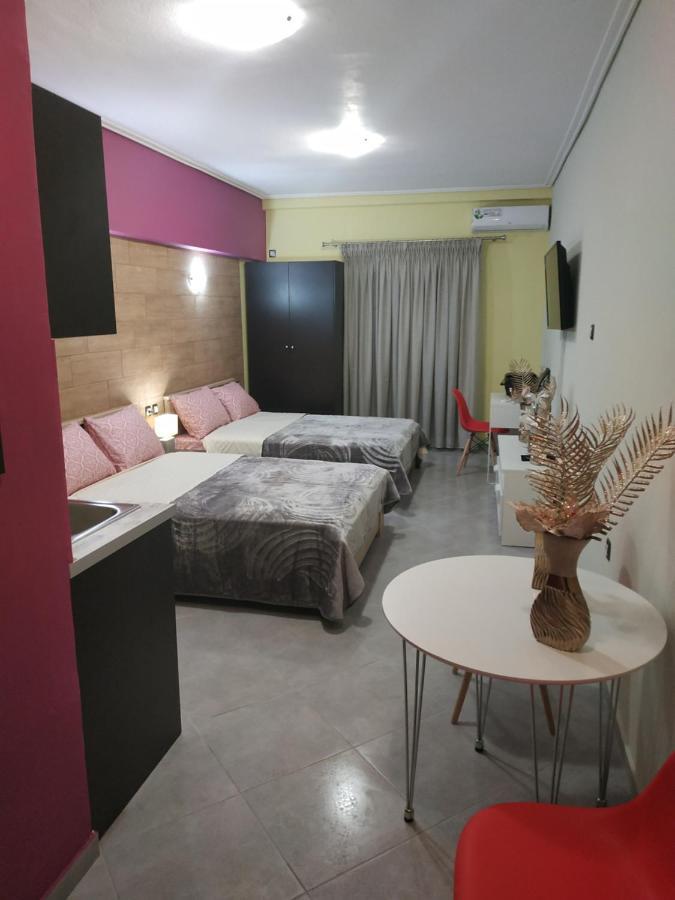 G M 1 Rooms Kentro In The Heart Of The City Lárissa Exterior foto