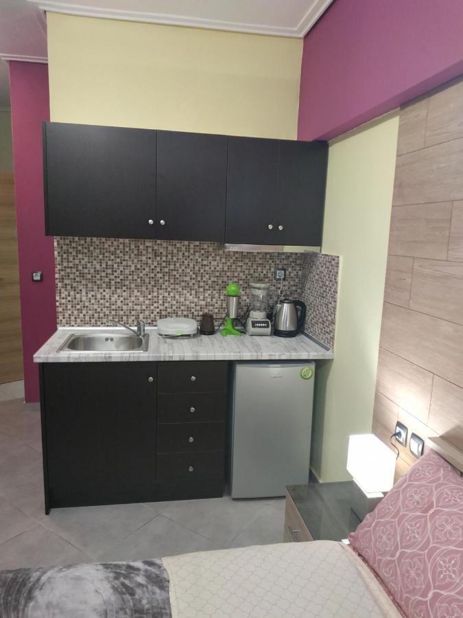 G M 1 Rooms Kentro In The Heart Of The City Lárissa Exterior foto