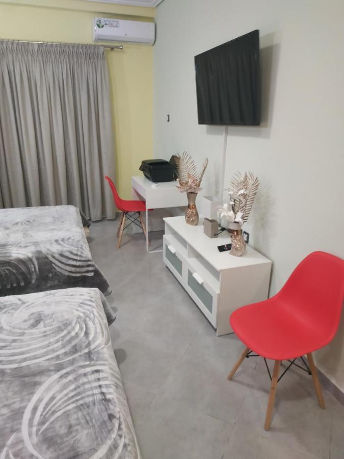 G M 1 Rooms Kentro In The Heart Of The City Lárissa Exterior foto