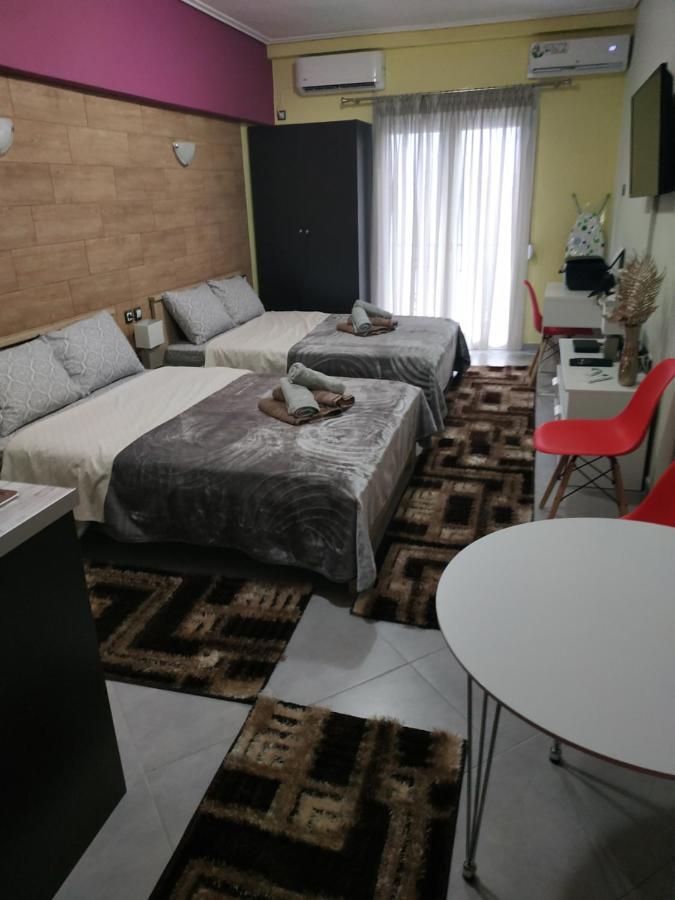 G M 1 Rooms Kentro In The Heart Of The City Lárissa Exterior foto